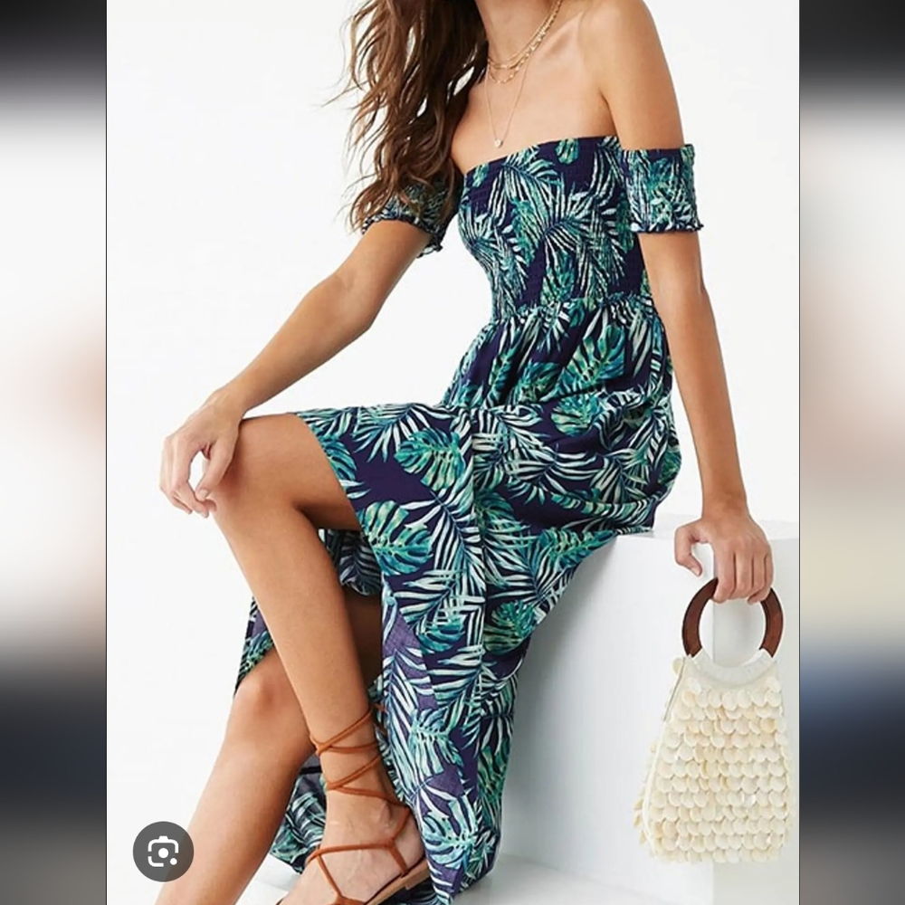 Forever 21 Off-Shoulder Leaf Print Maxi Dress Size Medium